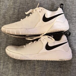 Nike Women's Zoom HyperAce 2 Volleyball Shoes white